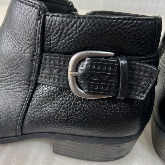 Clarks Womens Shoes 6M Black Ankle Boots Work Business Casual Leather Comfort - Picture 11 of 15